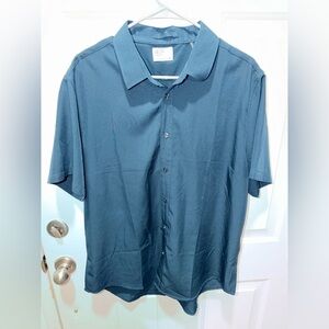 Men's Short Sleeve Button-Up Shirt -XL